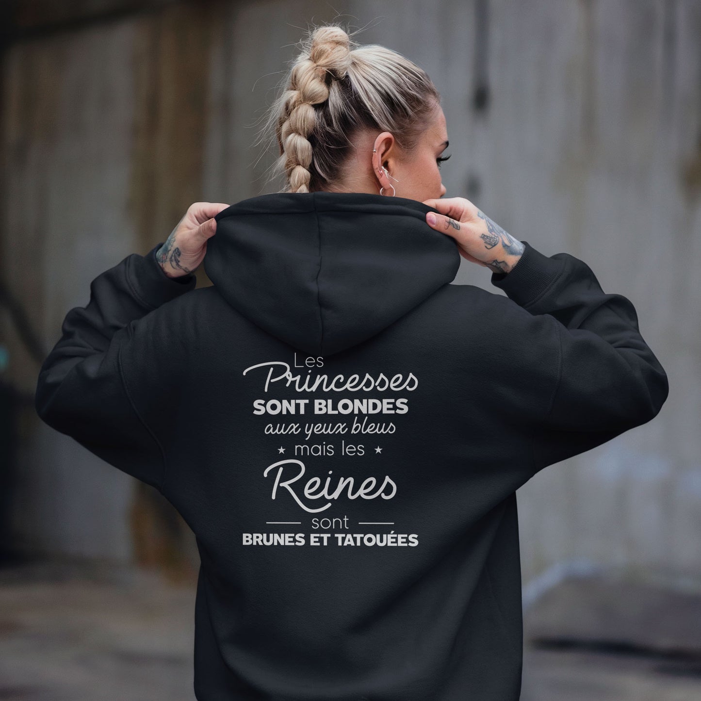 Les princesses sont blondes aux yeux bleus mais les reines sont brunes et tatouées