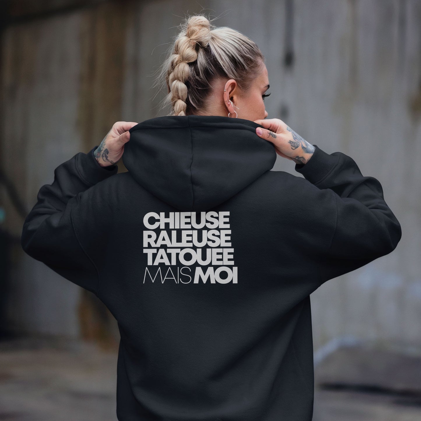 Chieuse, râleuse, tatouée mais moi