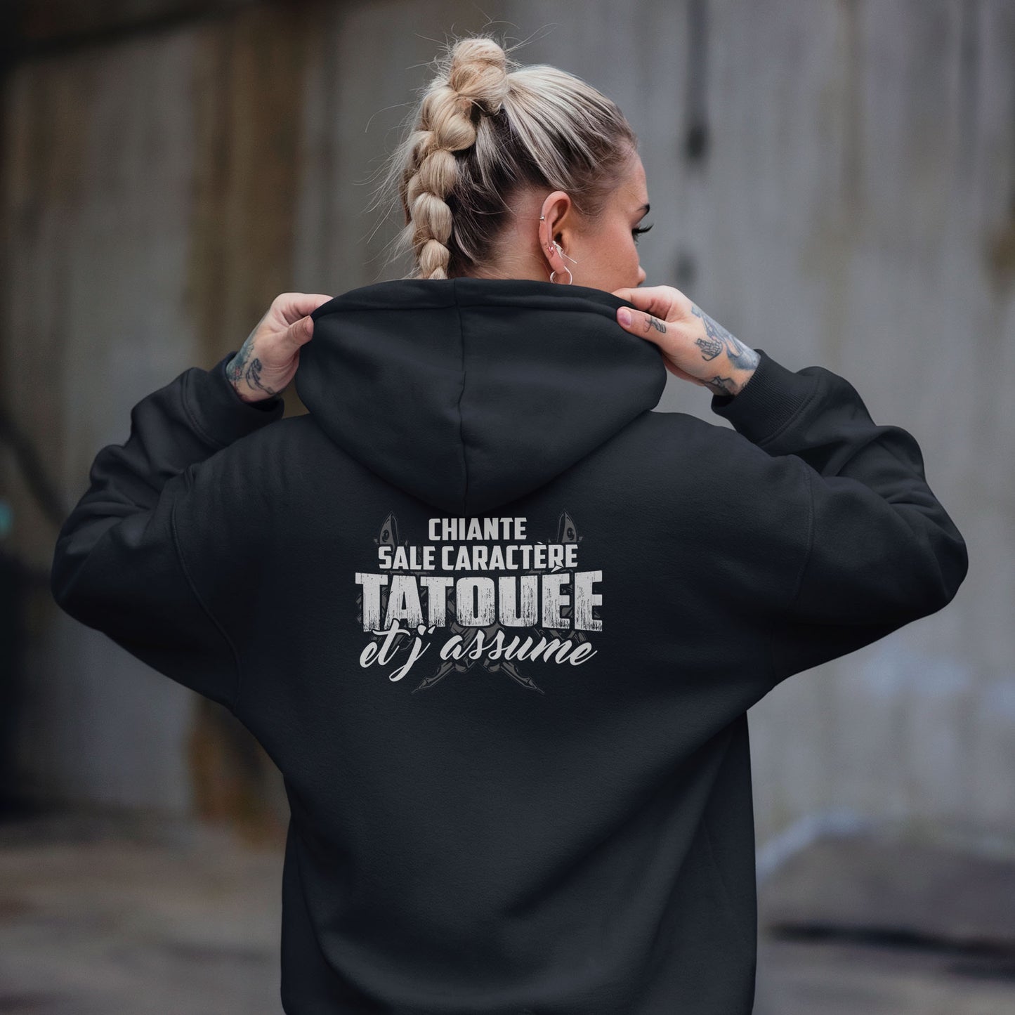chiante, sale caractère, tatouée et j'assume