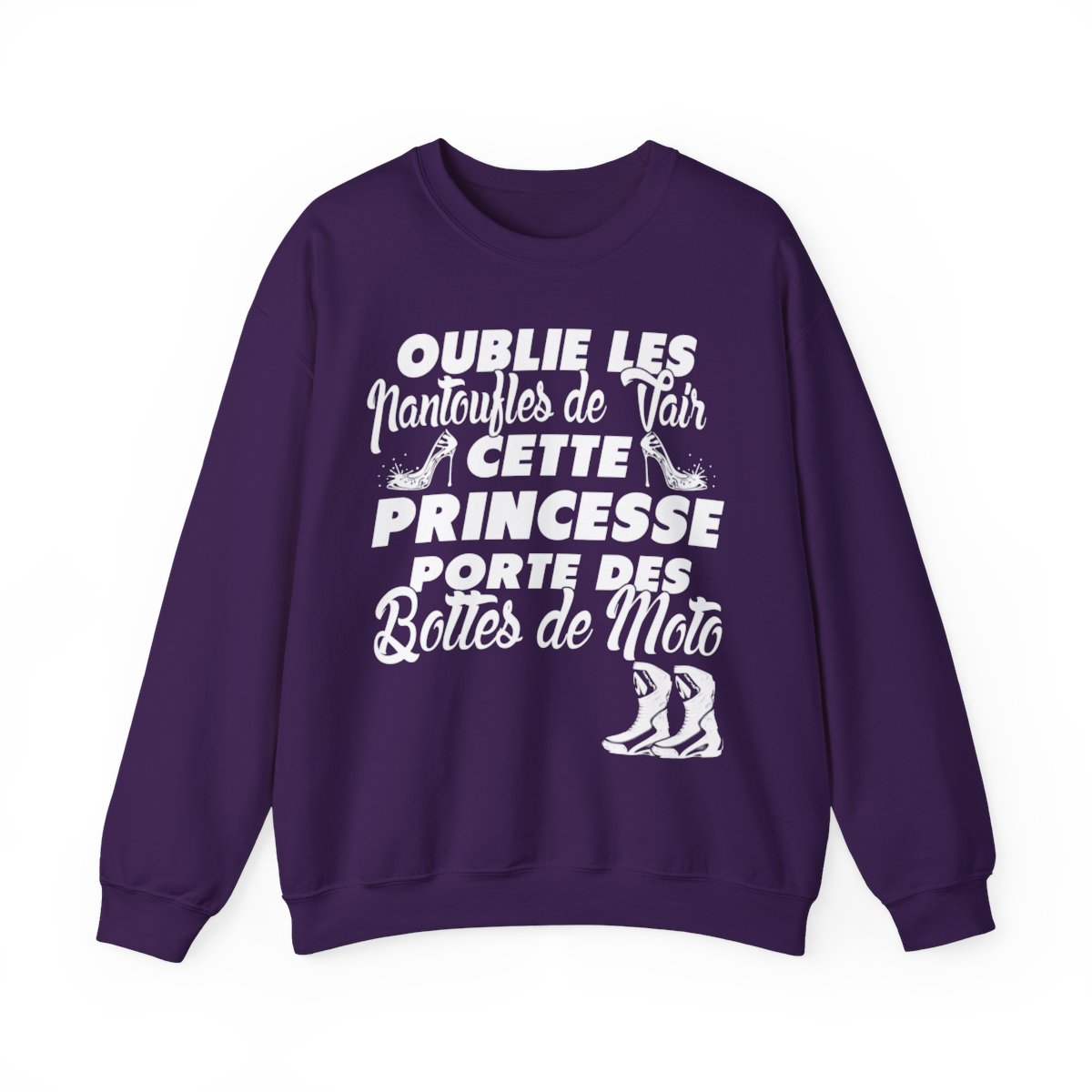 Cette princesse porte des bottes de moto