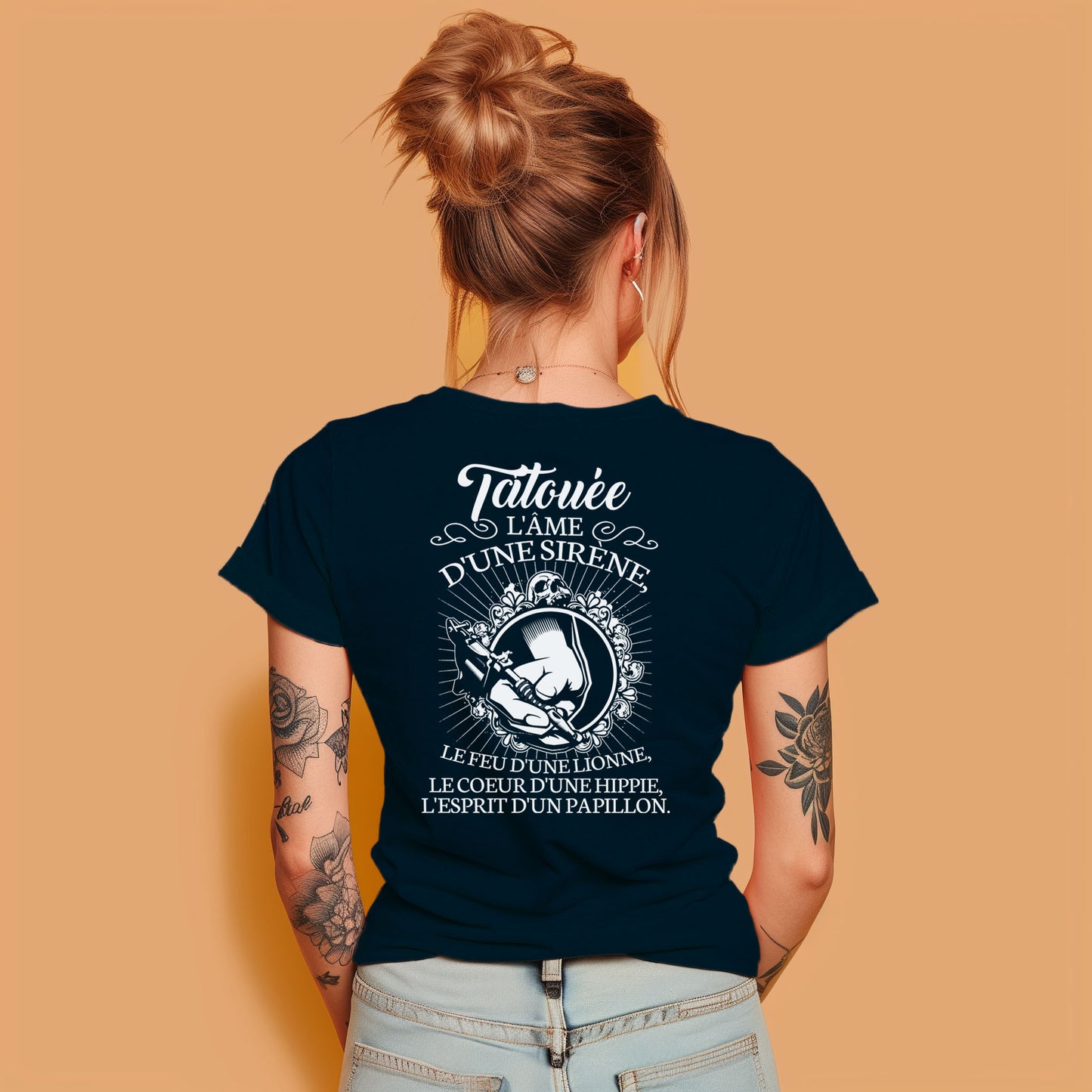 Tatouée l'âme d'une sirène, le feu d'une lionne, le coeur d'une hippie, l'esprit d'un papillon