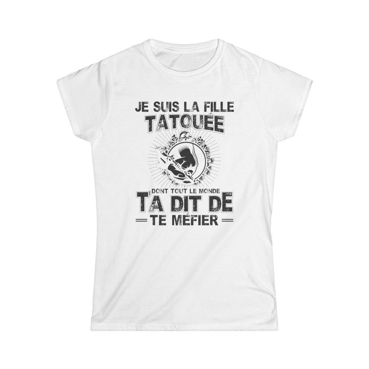 Je suis la fille tatouée dont tout le monde t'a dit de te méfier