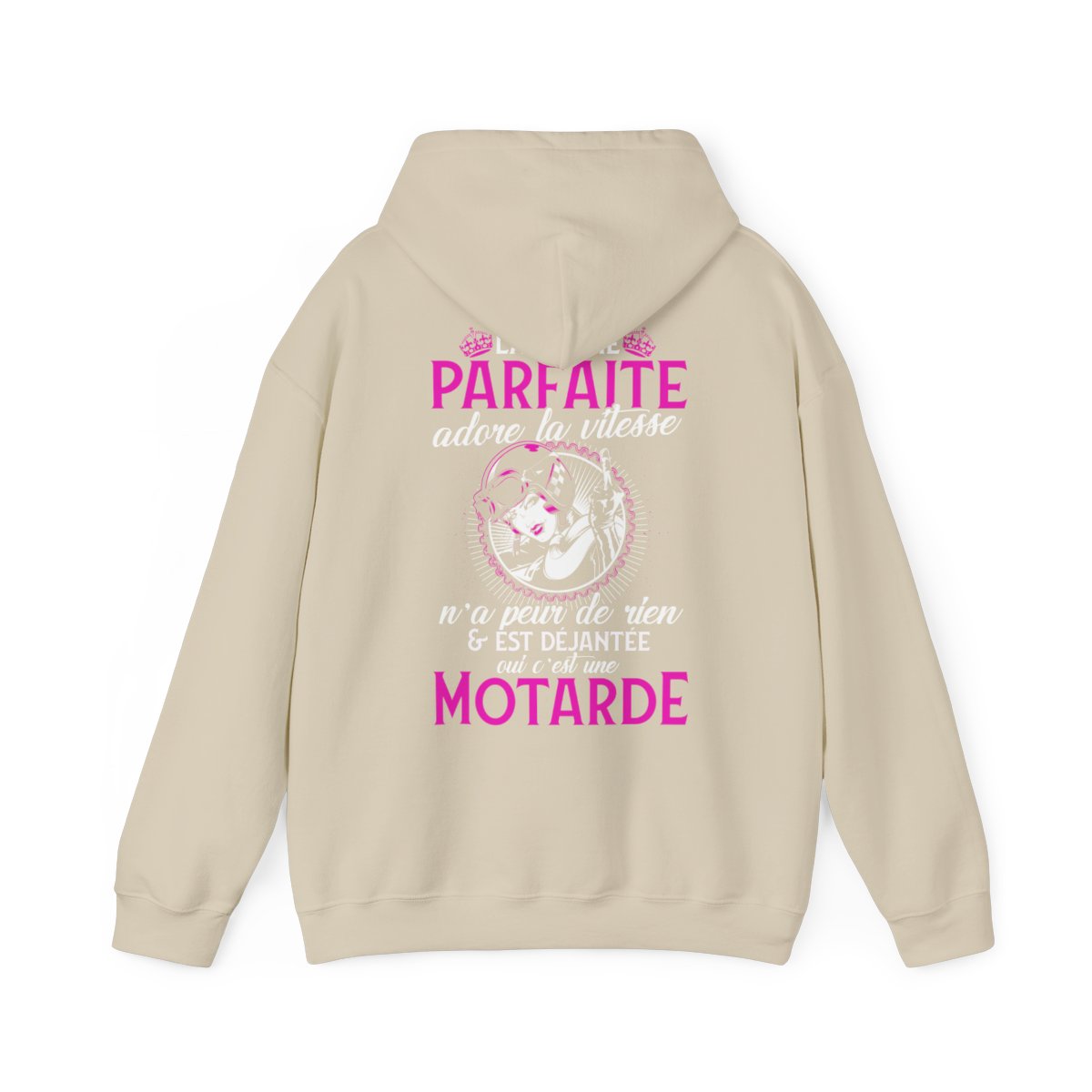 La femme parfaite adore la vitesse n'a peur de rien et est déjantée