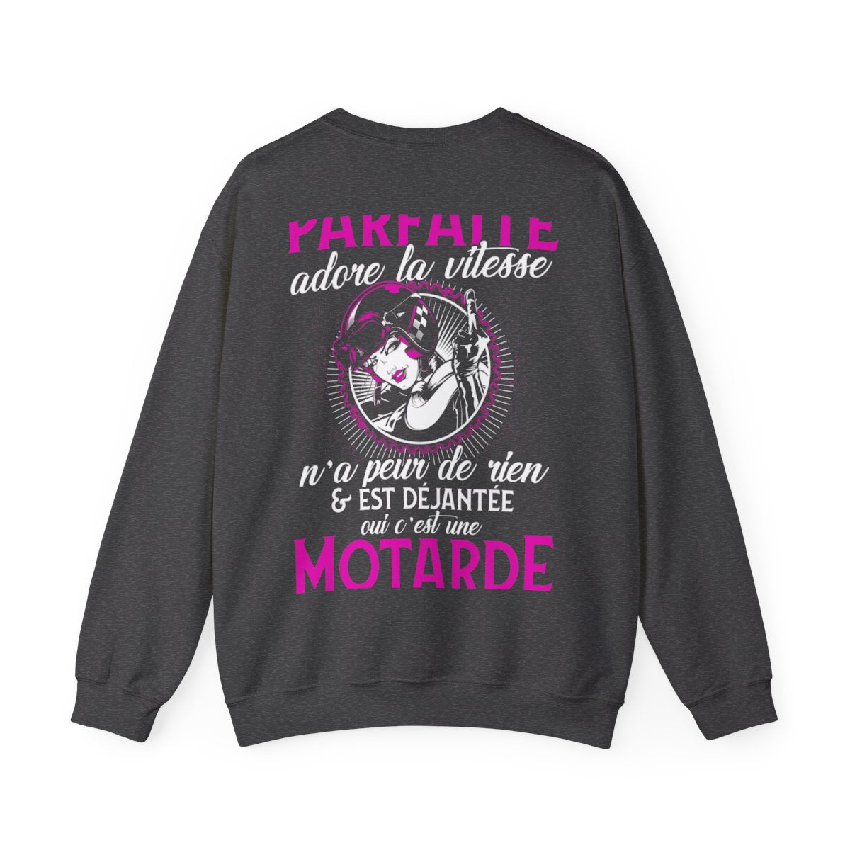 La femme parfaite adore la vitesse n'a peur de rien et est déjantée
