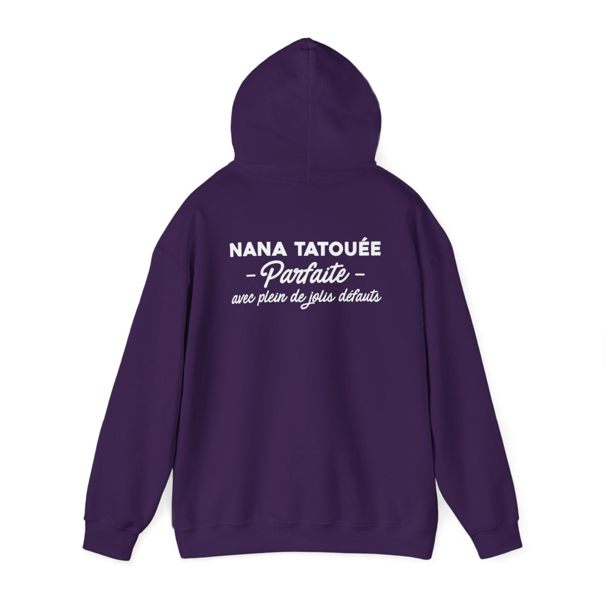 Nana tatouée parfaite avec plein de jolis défauts