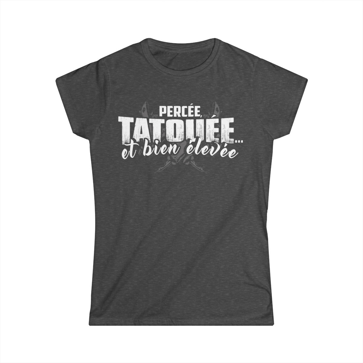 Percée, tatouée et bien élevée