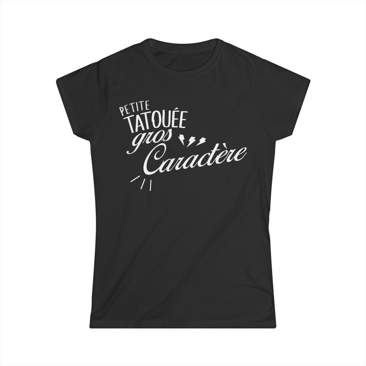 Petite tatouée gros caractère