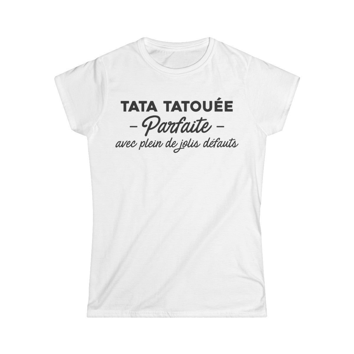 Tata tatouée parfaite avec plein de jolis défauts