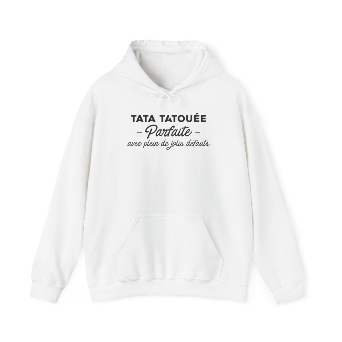 Tata tatouée parfaite avec plein de jolis défauts