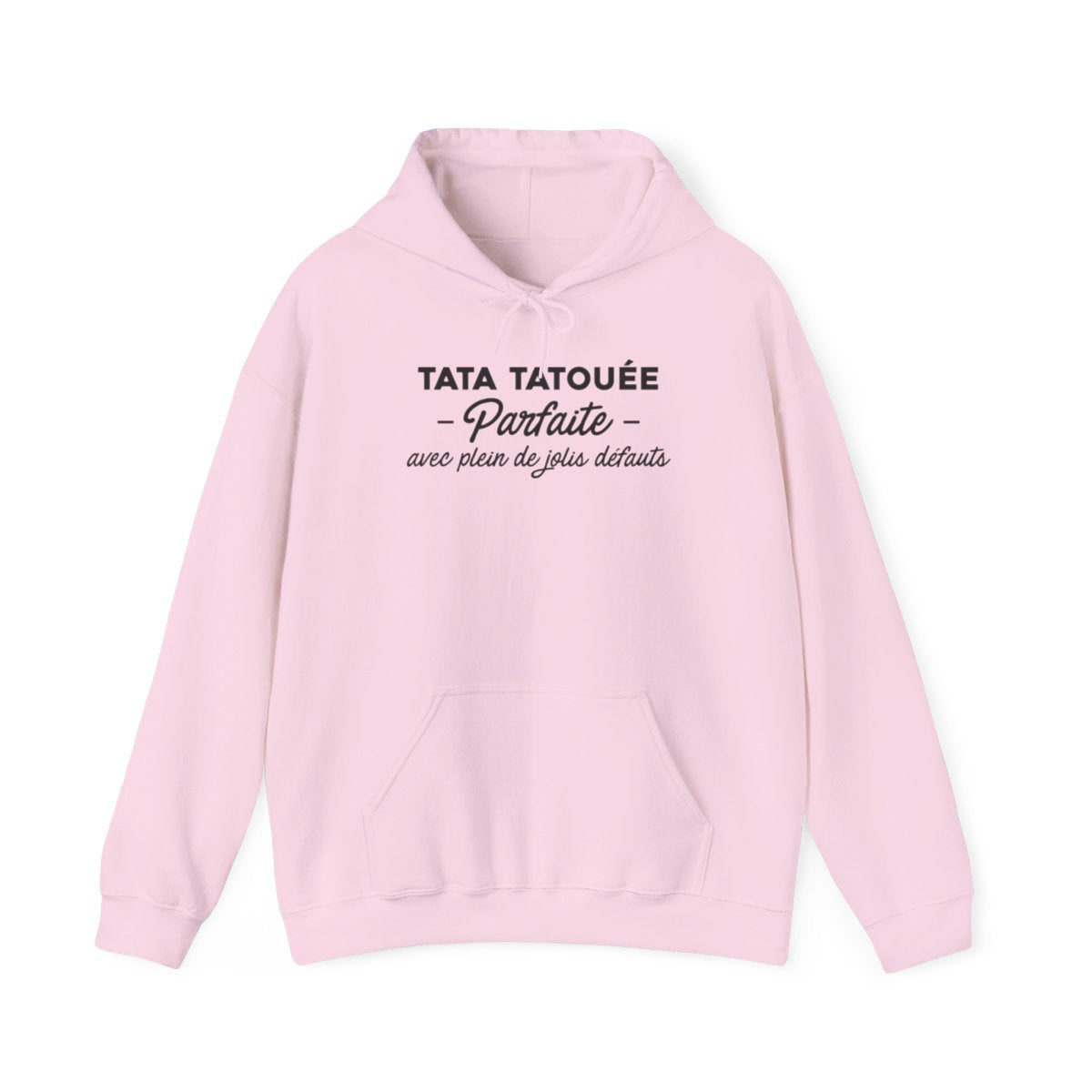 Tata tatouée parfaite avec plein de jolis défauts