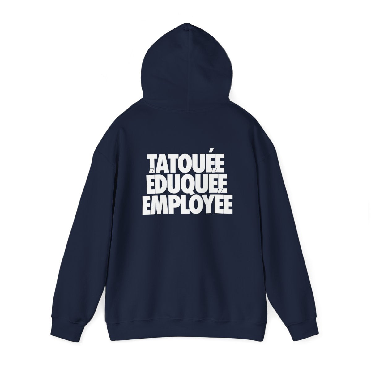 Tatouée éduquée employée