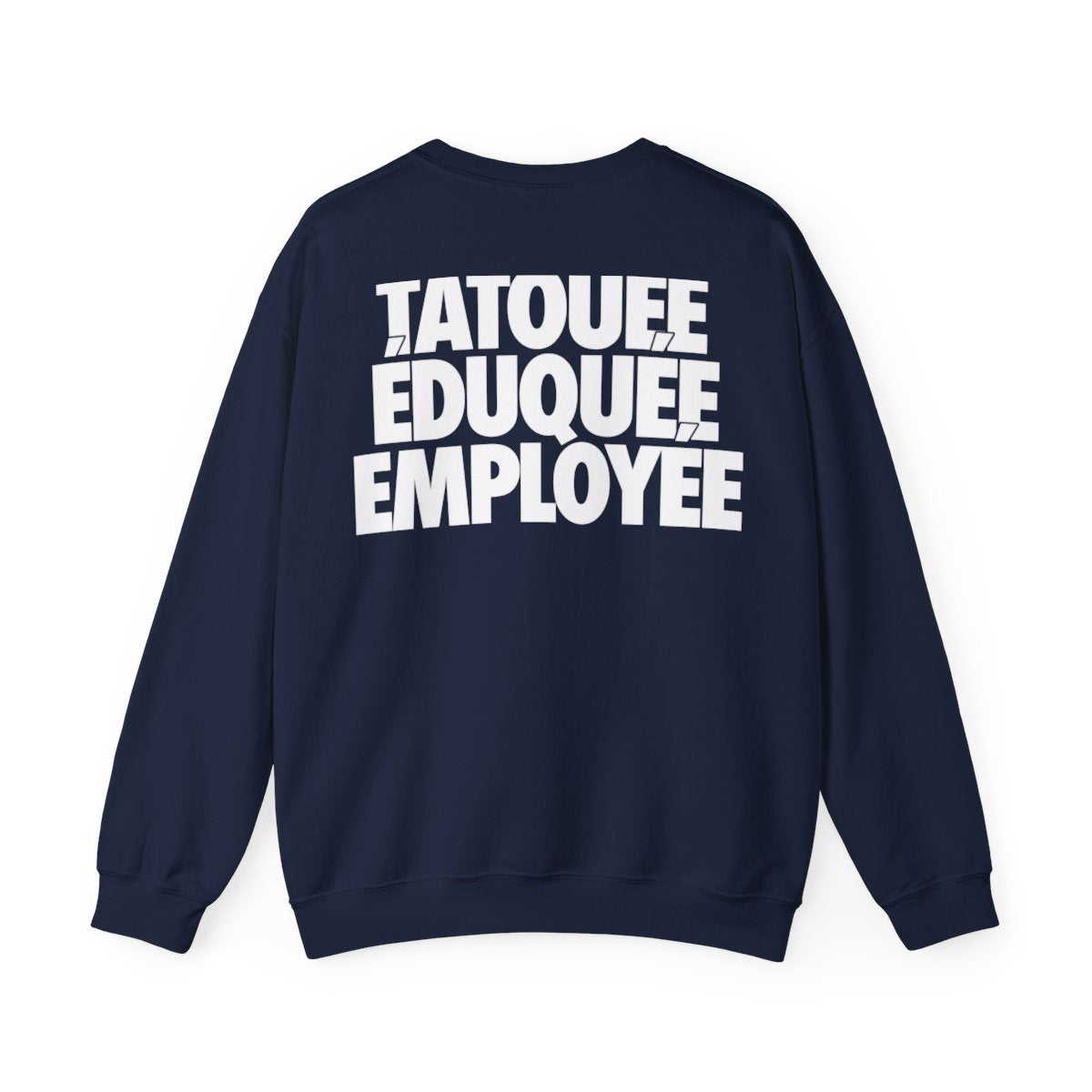 Tatouée éduquée employée