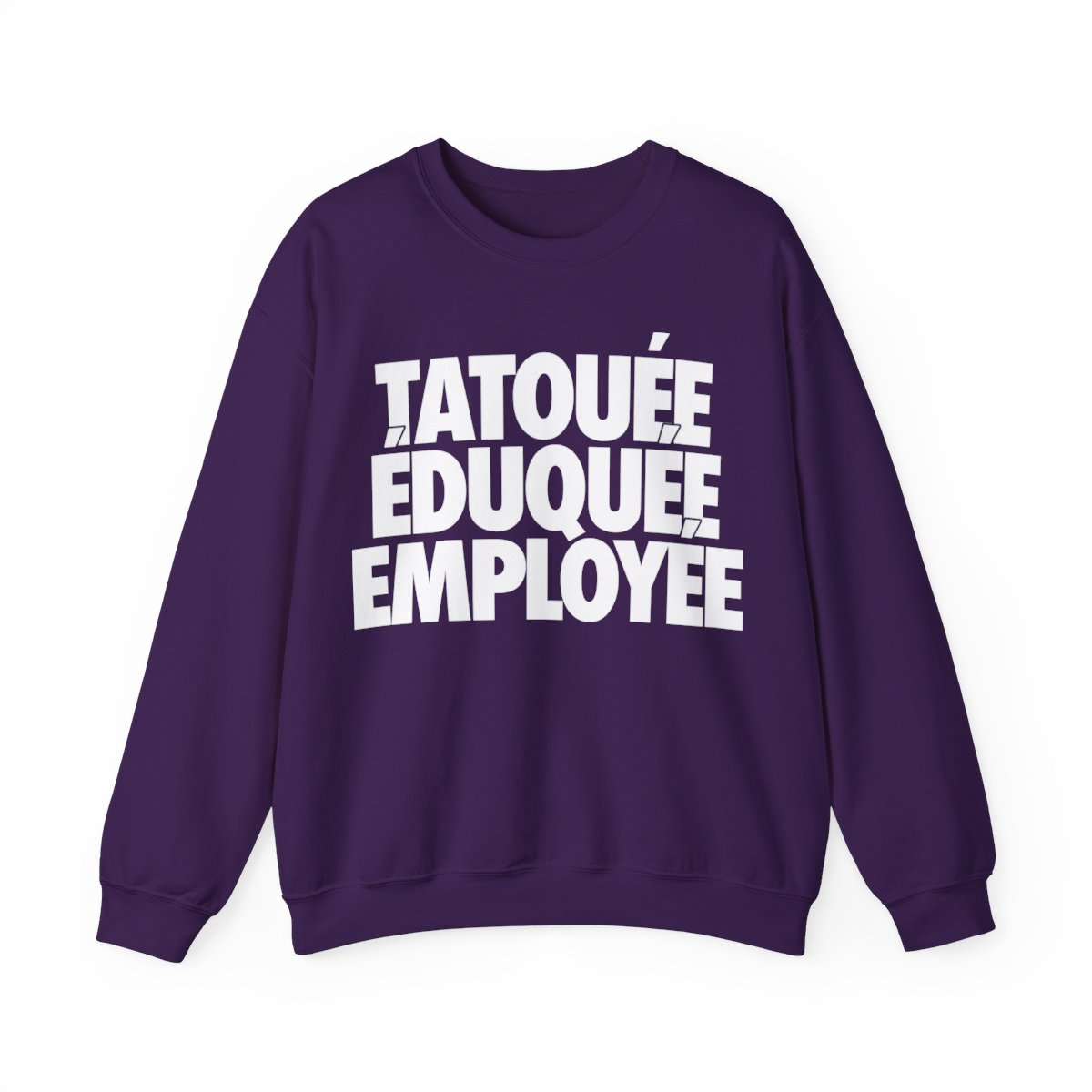 Tatouée éduquée employée