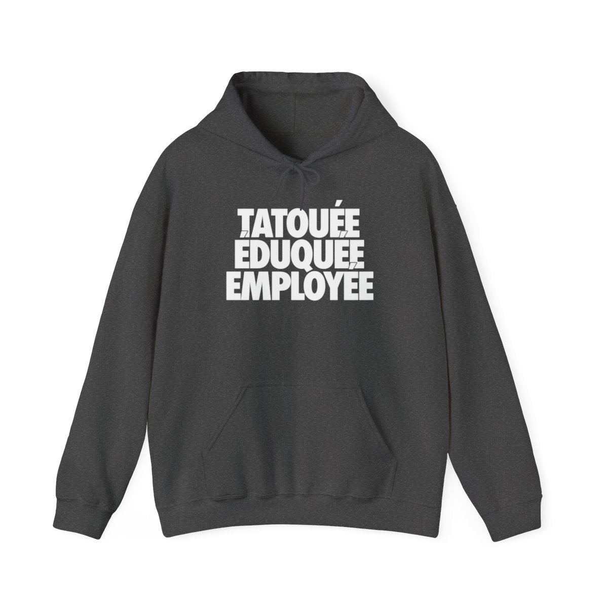 Tatouée éduquée employée