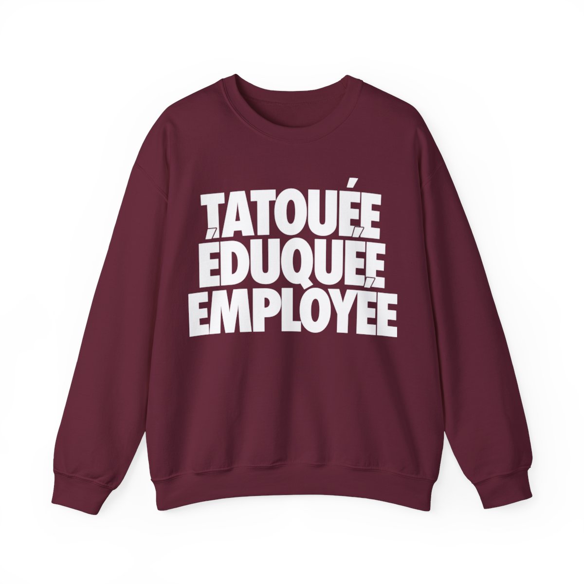 Tatouée éduquée employée