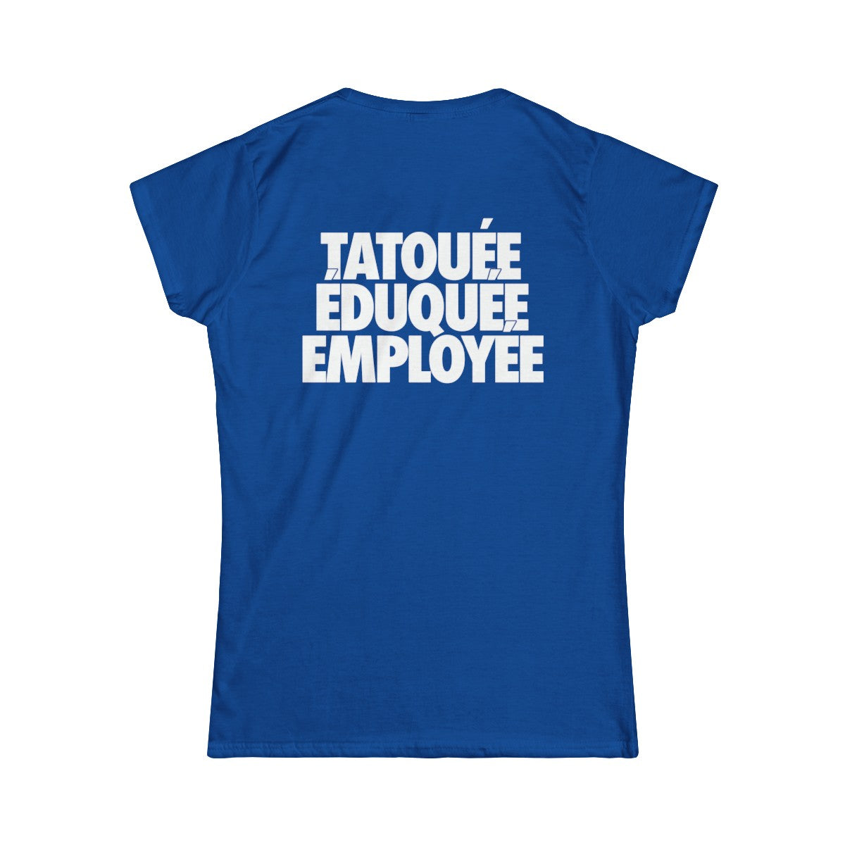 Tatouée éduquée employée
