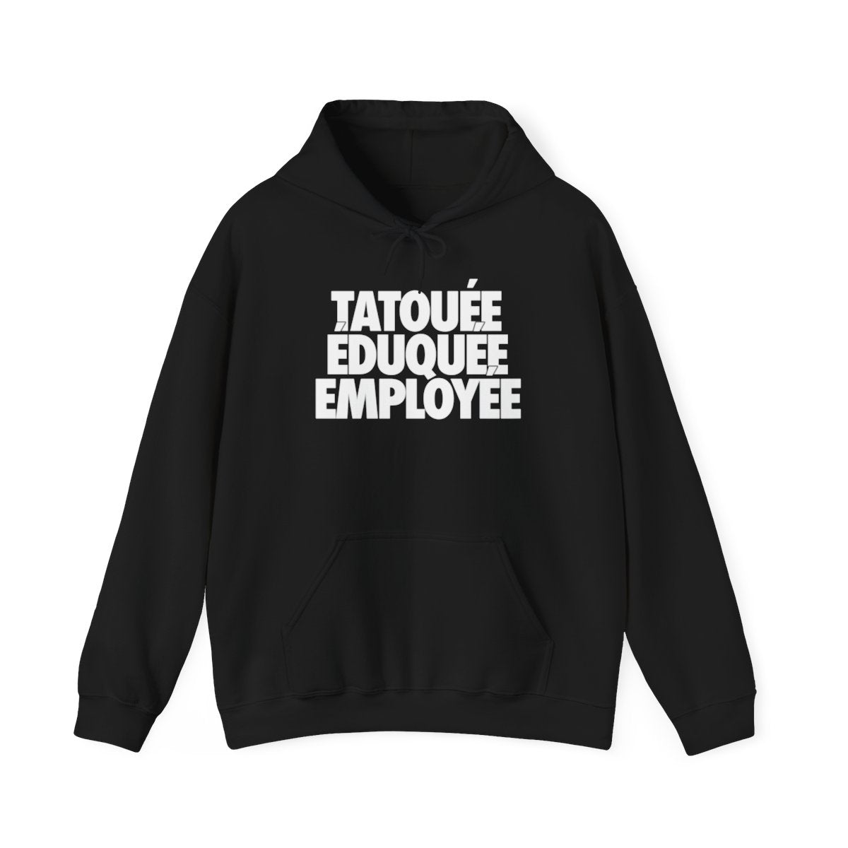 Tatouée éduquée employée