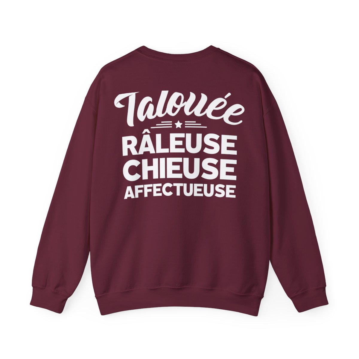 Tatouée, râleuse, chieuse, affectueuse