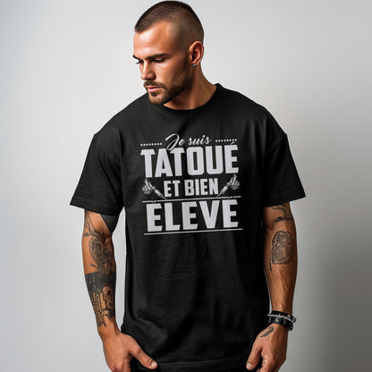 Tatoué et bien élevé