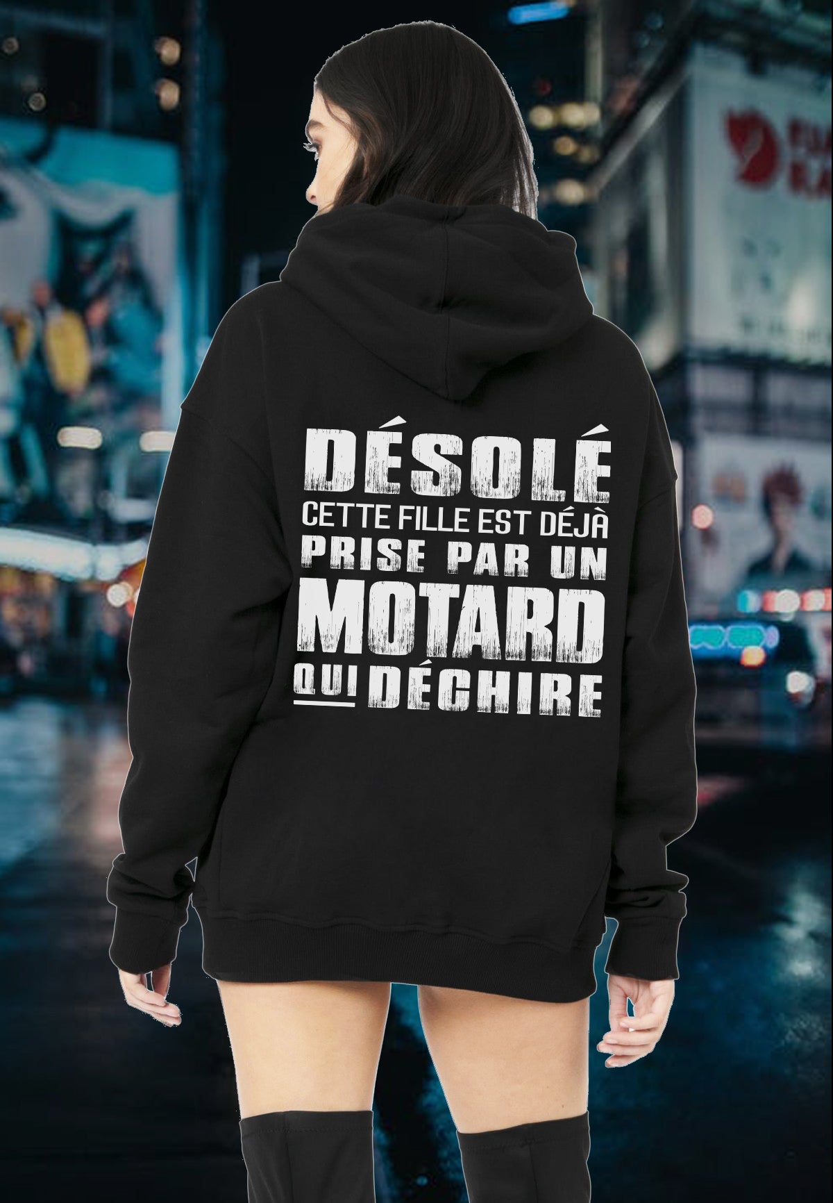 Désolé cette fille est déjà prise par un motard qui déchire