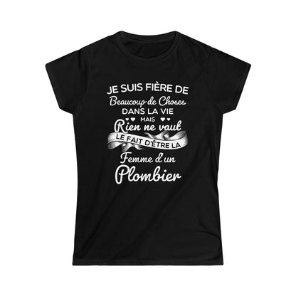 Fière femme d'un Plombier