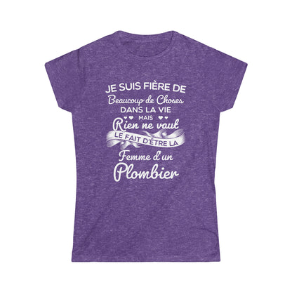 Fière femme d'un Plombier