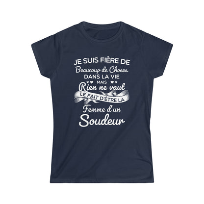 Fière femme d'un Soudeur