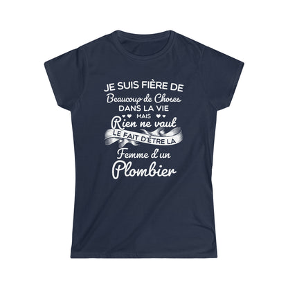 Fière femme d'un Plombier