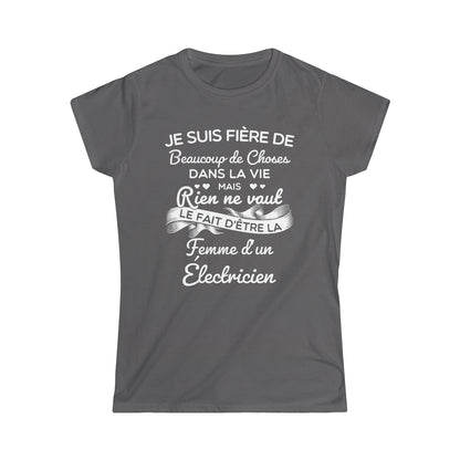Fière femme d'un Électricien