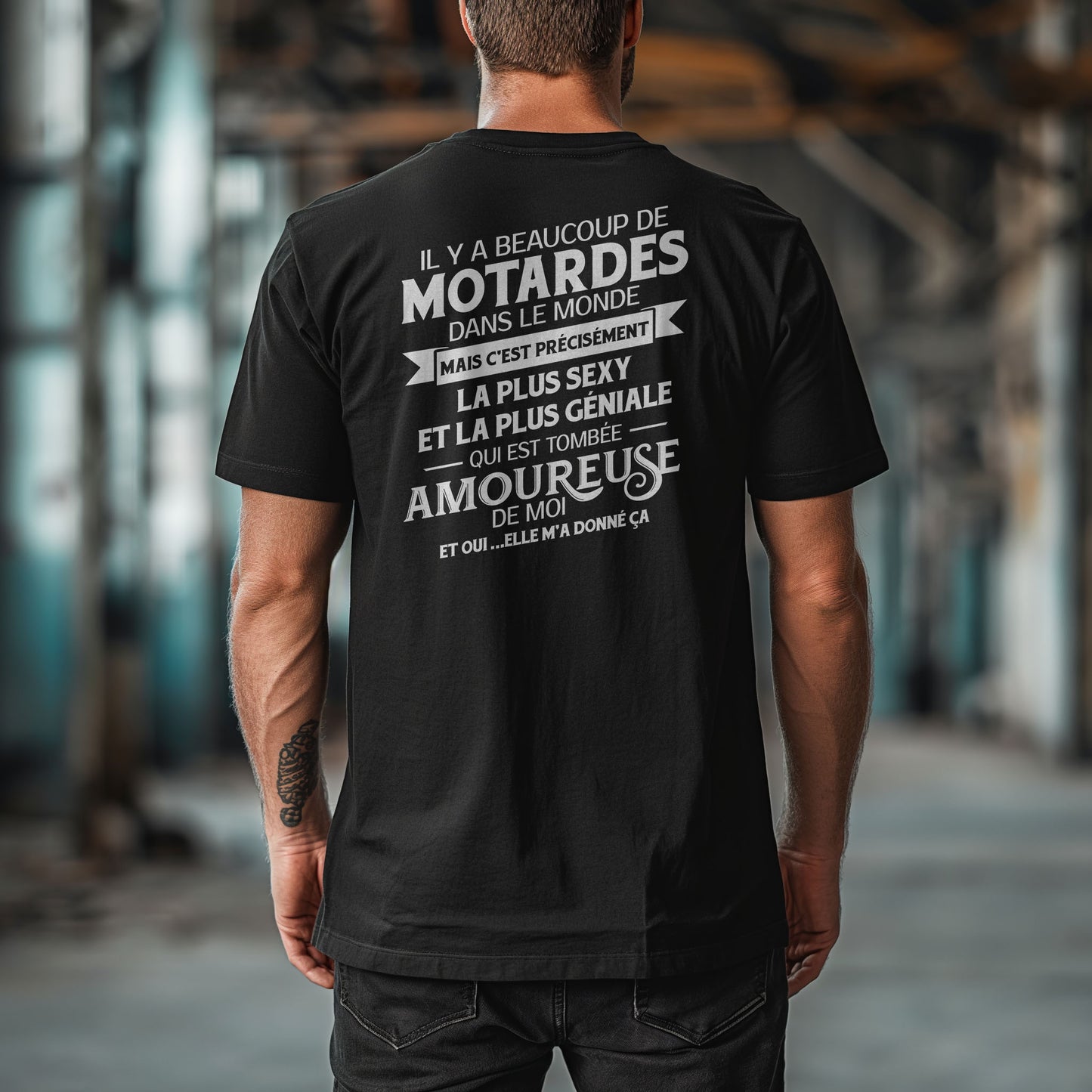 Il y a beacoup de motardes dans le monde mais c’est précisément la plus sexy et la plus géniale qui est tombée amoureuse de moi