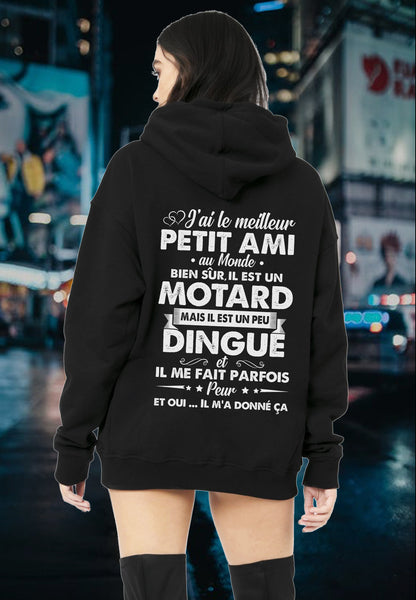J'ai le meilleur petit ami au monde, il est un motard mais il est un peu dingué et il me fait parfois peur
