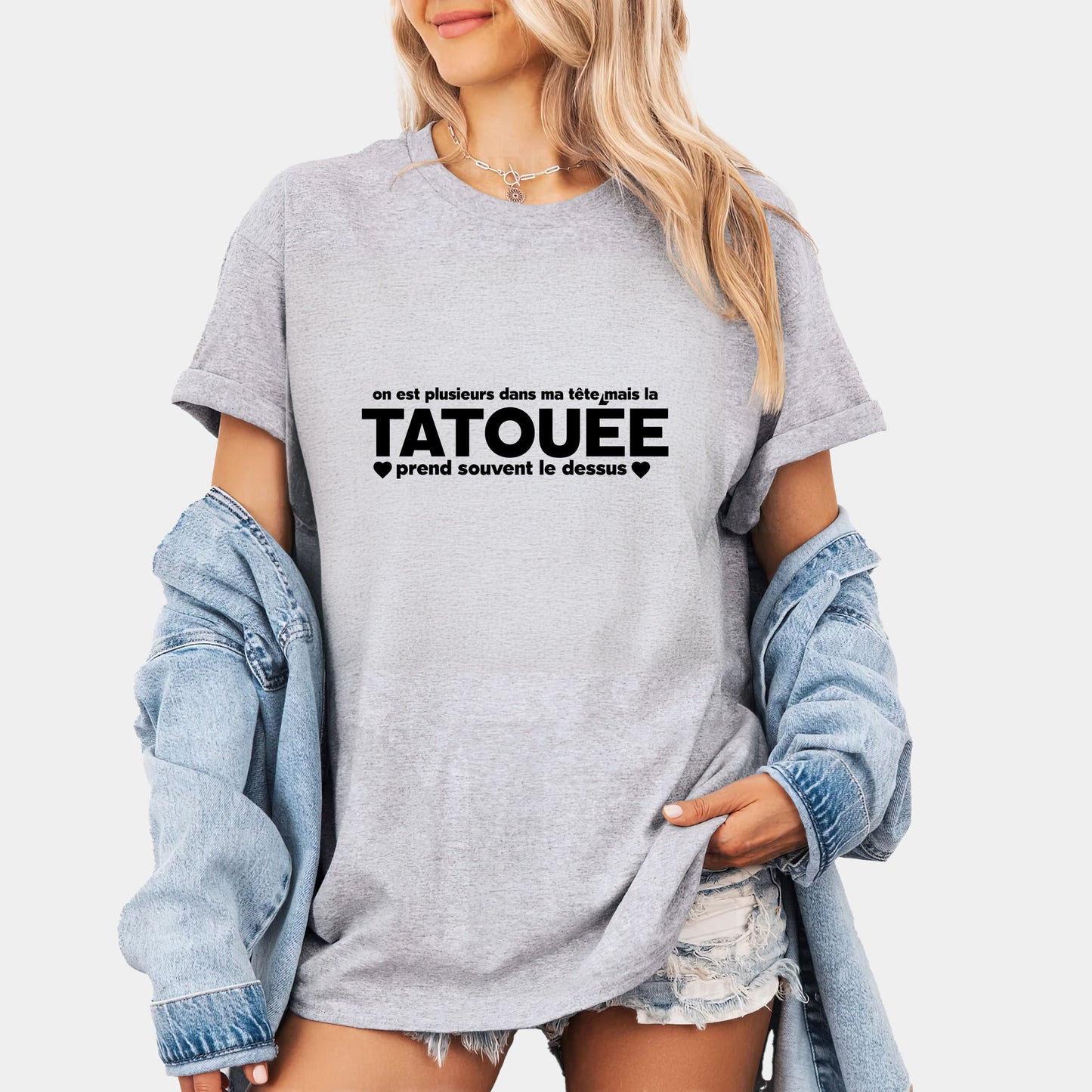 On est plusieurs dans ma tête mais la tatouée prend souvent le dessus