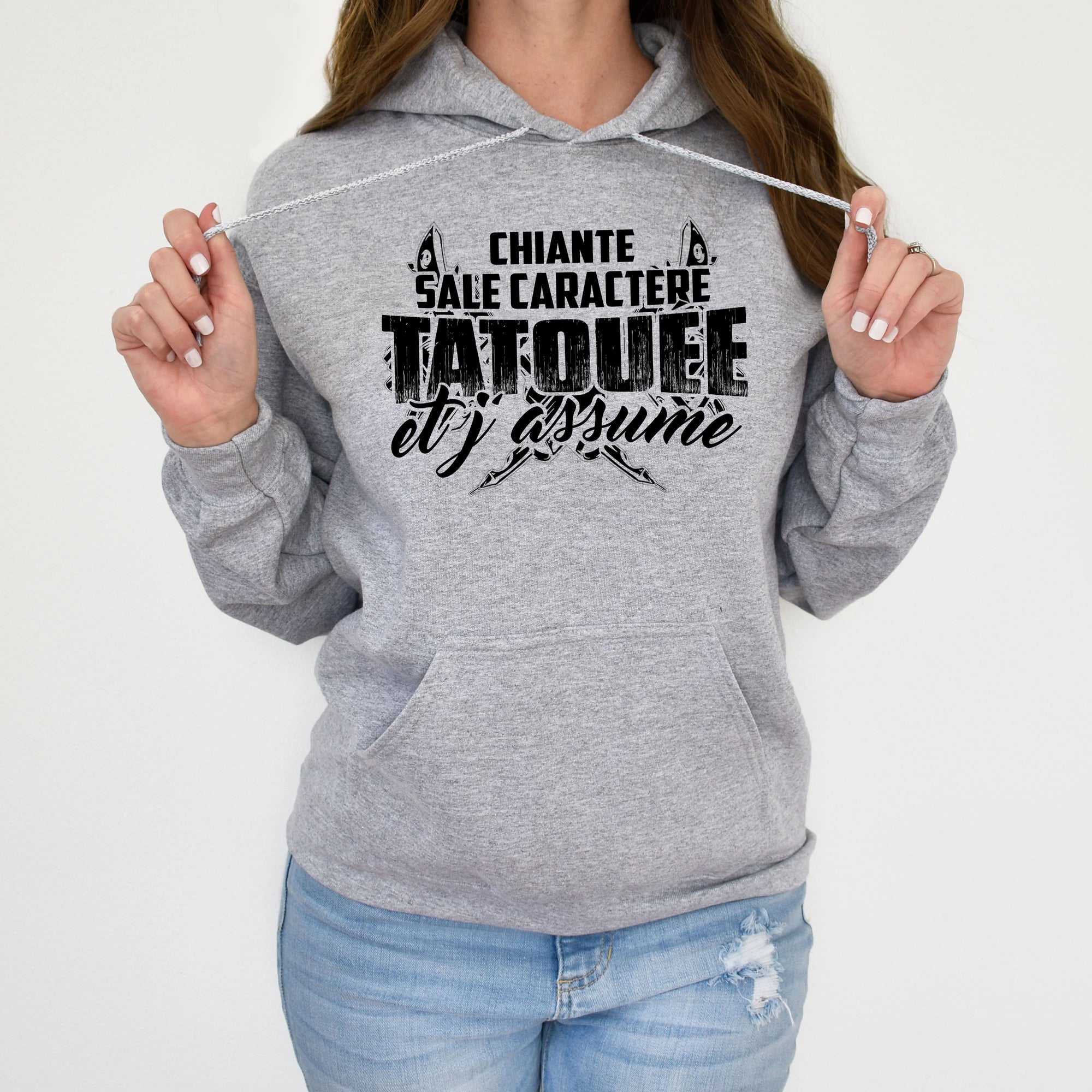 chiante, sale caractère, tatouée et j'assume