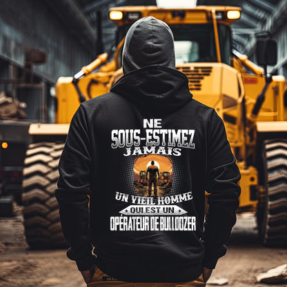 Ne sous-estimez jamais un vieil Opérateur de Bulldozer