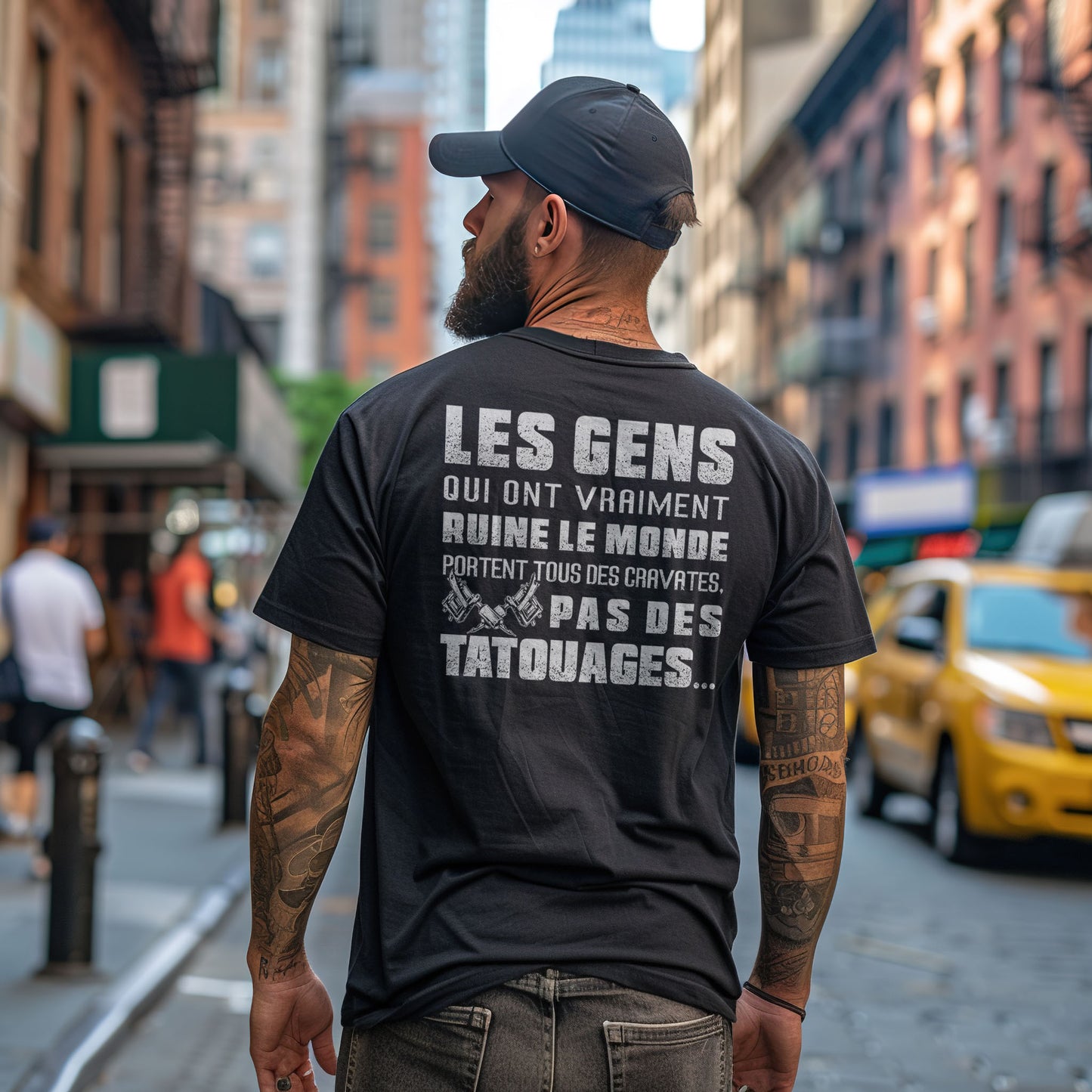 Les gens qui ont vraiment ruine le monde portent tous des cravates, pas des tatouages