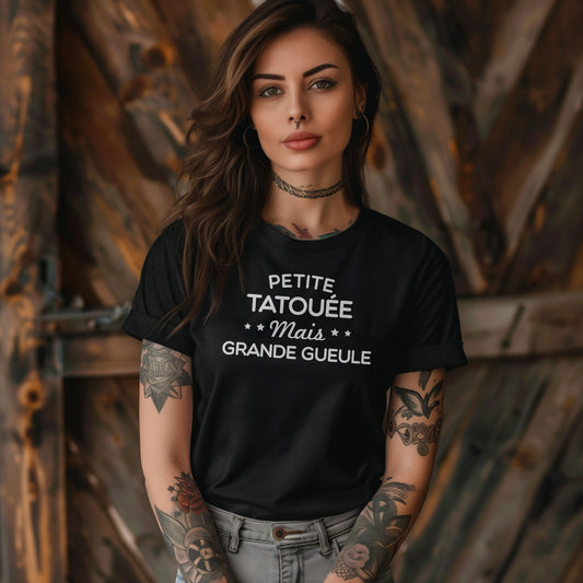 Petite tatouée mais grande gueule