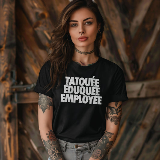 Tatouée éduquée employée