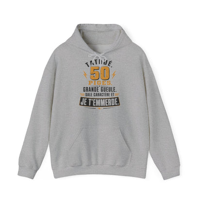 50 piges, tatoué, grande gueule, sale caractère et je t'emmerde