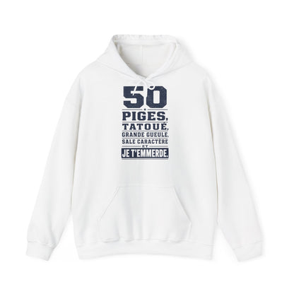 50 piges, tatoué, grande gueule, sale caractère et je t'emmerde