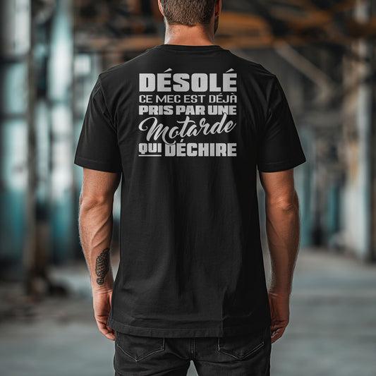 Désolé ce mec est déjà pris par une motarde qui déchire