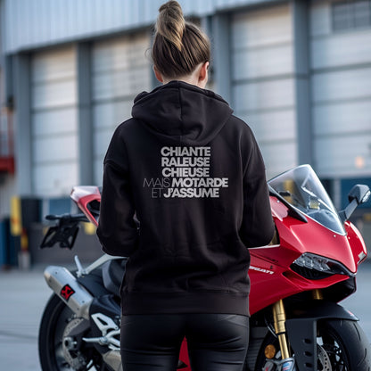 Chiante, râleuse, chieuse mais motarde et j'assume