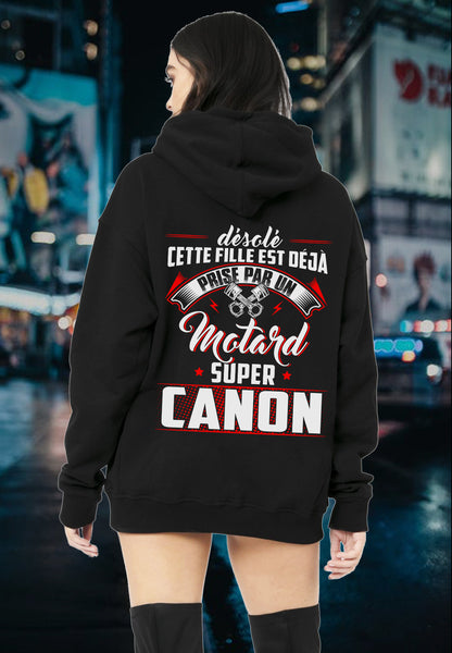 Désolé cette fille est déjà prise par un mec motard super canon