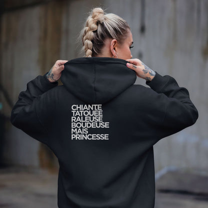 Chiante, tatouée, râleuse, boudeuse mais princesse