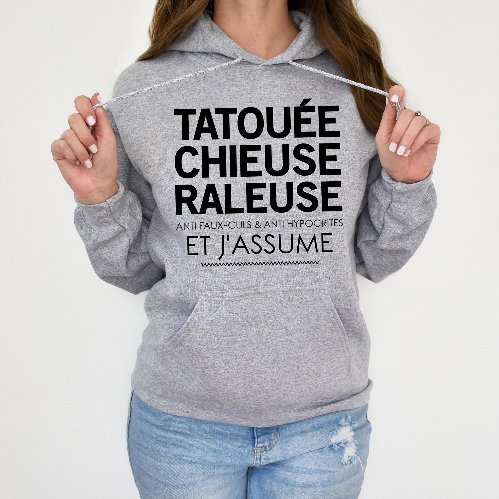 Tatouée, chieuse, râleuse, anti faux-culs & anti hypocrites et j'assume