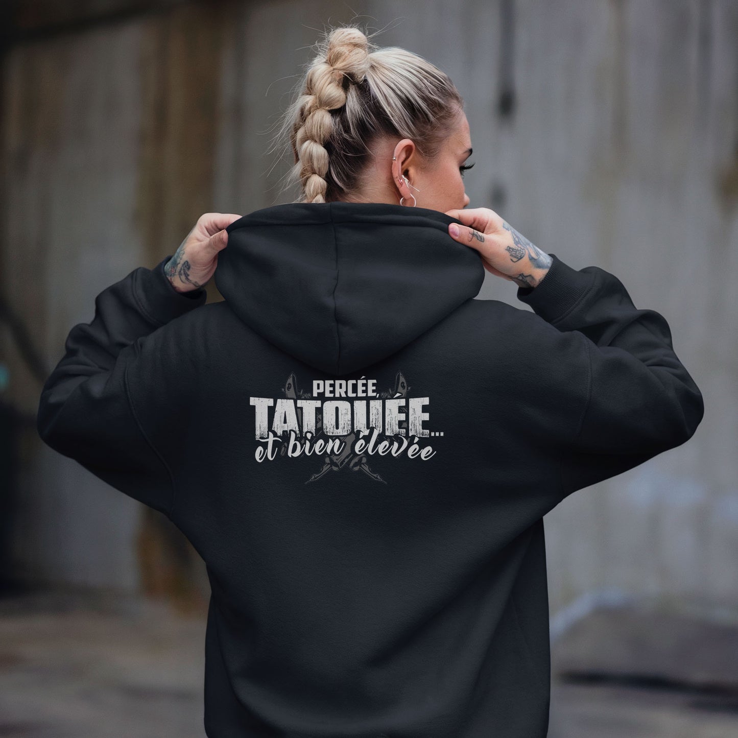 Percée, tatouée et bien élevée