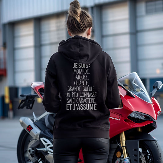 Je suis motarde, grande gueule, sale caractère et j'assume