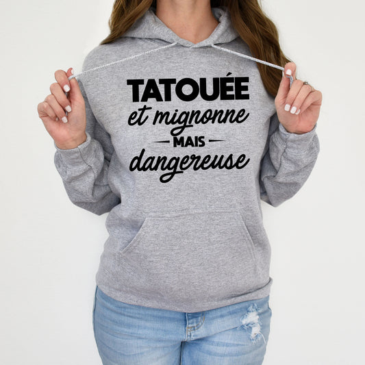Tatouée et mignonne mais dangereuse