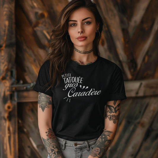 Petite tatouée gros caractère