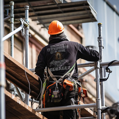 Échafaudeur grincheux, sarcastique, imprévisible, non médicamenté