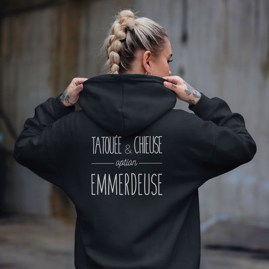 Tatouée et chieuse option emmerdeuse